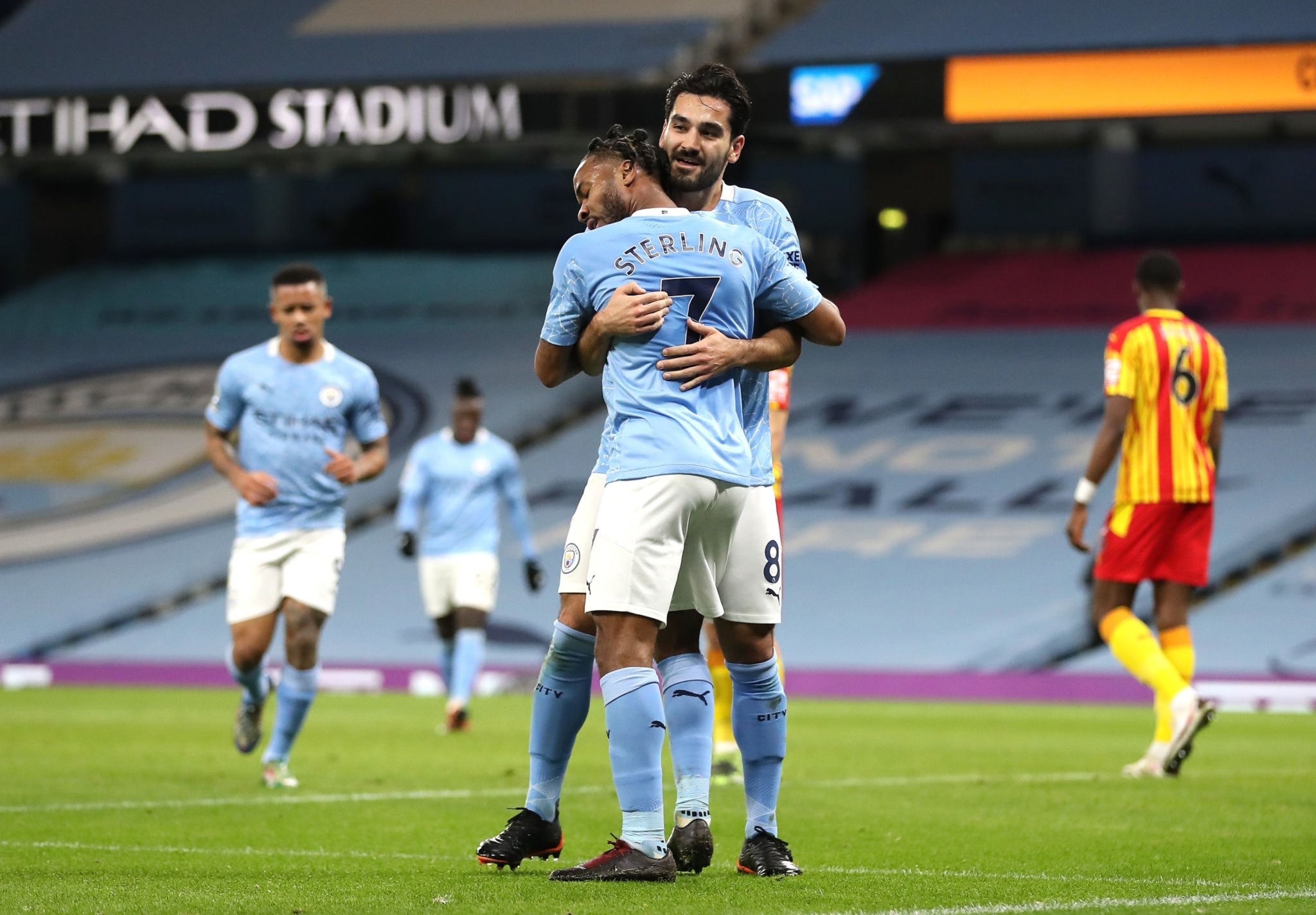 屡次被迫进 屡次被迫进